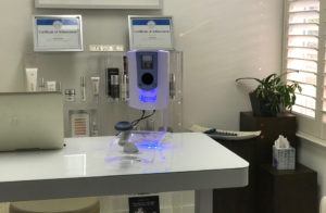 Inside Artemedica office with image revealer.