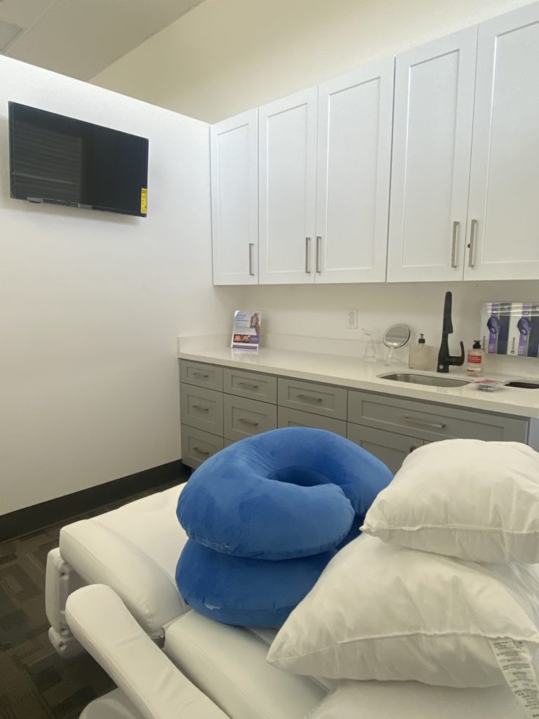 Artemedica Healdsburg patient treatment room